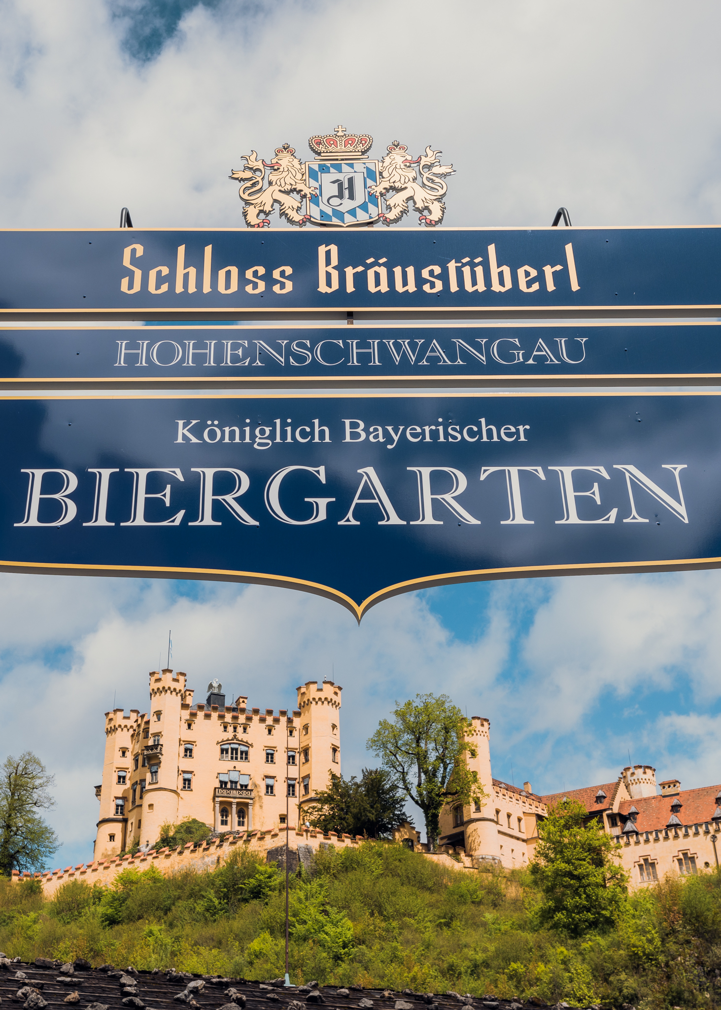 Bräustüberl Hohenschwangau Biergarten Eingang Schloss